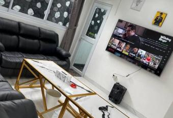 Puncak villa has rooms with a private hot tub