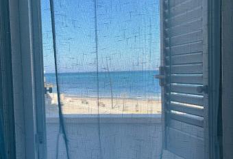 Vista Mare has Balcony rooms