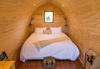 Antares Homestay has rooms with a private hot tub