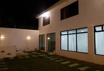 La morada naranja Tepotzotl  n has Balcony rooms