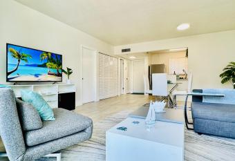 Coastal Charm: Waterfront with Free Parking - Walk to Beach allows 18 year olds to book a room