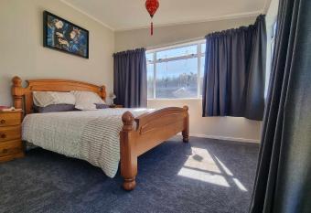 135 On Seaview Parpaparaumu Beach allows 18 year olds to book a room