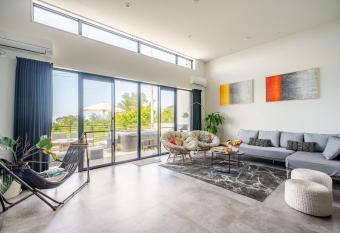 Luxury Villa Maeda - All Inclusive has rooms with a private hot tub