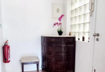 Pinh  o House allows 18 year olds to book a room