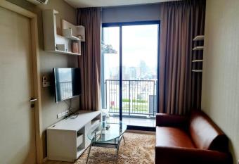 Quinn Condo Ratchada 17 allows 18 year olds to book a room