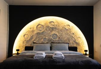 Moonlight Studio allows 18 year olds to book a room