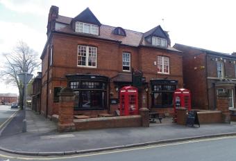 Fifteens of Swinley allows 18 year olds to book a room