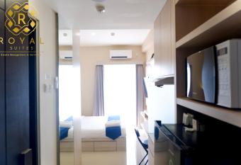 Royal Suites Studio 38QZ - Citra Plaza Nagoya Apartment has Balcony rooms