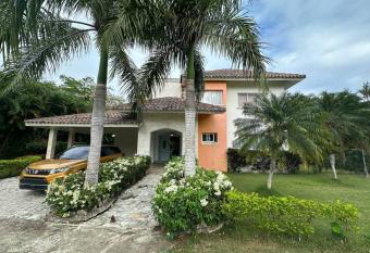 Luxury Village at Juan Dolio. has rooms with a private hot tub