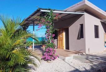 Santa Cruz Guanacaste CR allows 18 year olds to book a room