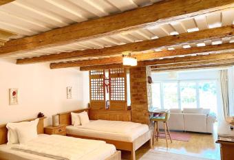 Lovely view apartment allows 18 year olds to book a room