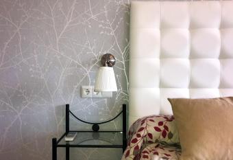 Apartamentos Ronda Luz has Balcony rooms