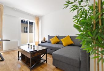 Appartement Quartier Luxembourg has Balcony rooms