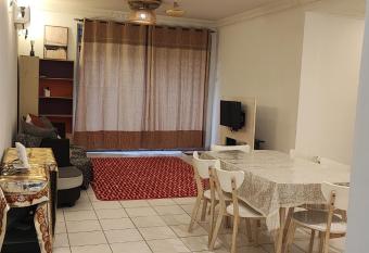 KH Retreat Quiet Nature 3R2B 9pax WiFi EV IOI Subang Sunway Pavilion BJ has Balcony rooms