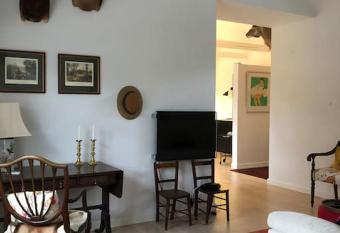 Cozy, quiet guest house perfect for business or pleasure has Balcony rooms