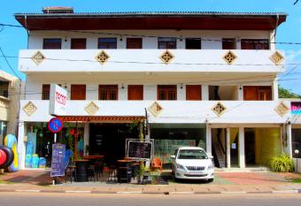 Holiday Guest Inn has Balcony rooms