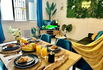   vasion Jungle allows 18 year olds to book a room