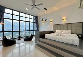 Sky 88 Love Studio Cityview Near CIQ has rooms with a private hot tub