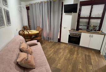 Apartamento Ciempozuelos III, cerca del Parque Warner y Madrid has Balcony rooms