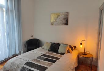 Le paradis cach   has Balcony rooms