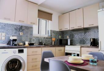 Cathy s Place has Balcony rooms