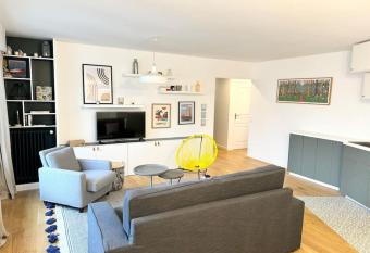 Beau 3p, id  alement situ   has Balcony rooms