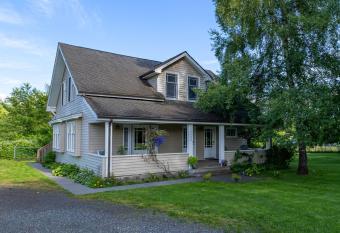Vashon Inn has Balcony rooms