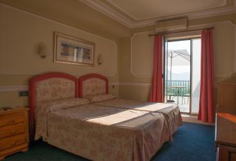 Hotel Marixa allows 18 year olds to book a room