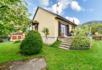 Maisonnette Chez Georges has Balcony rooms