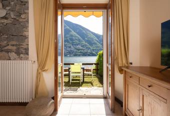 [Lake View] Private Covered Parking and Terrace has Balcony rooms