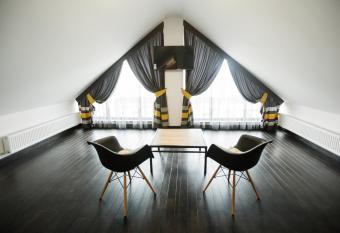 NeboS Hotel & Restaurant has Balcony rooms