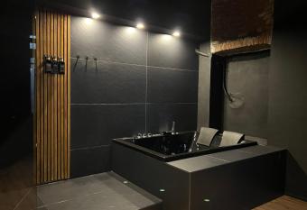 Turin Central Cavour has rooms with a private hot tub