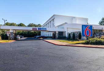 Motel 6 Decatur Ga allows 18 year olds to book a room