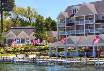 Bay Pointe Inn has Balcony rooms