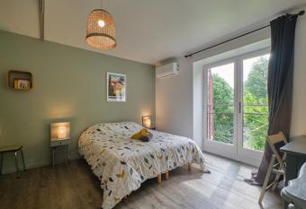 Le G  te Laportella has Balcony rooms