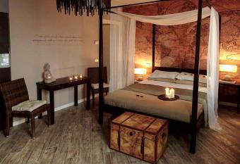 La Casa di Margit allows 18 year olds to book a room