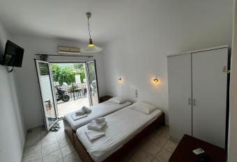 Ammoudiastudio allows 18 year olds to book a room