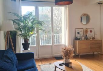 Magnificent furnished T2 of 55 m in Nantes has Balcony rooms