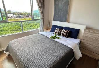 CREEK 1 BEDROOM has Balcony rooms