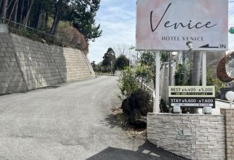                       allows 18 year olds to book a room