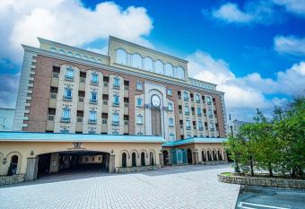 sala del rey Kyoto South allows 18 year olds to book a room