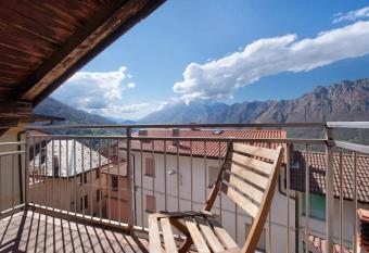 CASA VACANZA DA GRACE has Balcony rooms