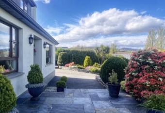 Knockview has Balcony rooms