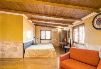 Villa Gengi has Balcony rooms