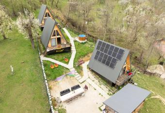 CARPATINA RUNCU has Balcony rooms