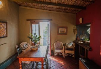 Bo Kapie(1833) allows 18 year olds to book a room