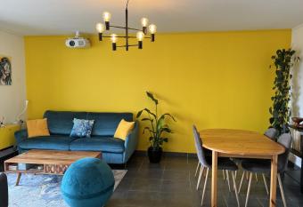 Nice apartment with balcony in Saint-Denis has Balcony rooms