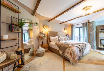 Bransilvania Fantasy Boutique Chalet - Adult s Only has Balcony rooms