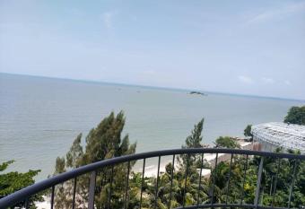 Chloe Seaview Homestay has Balcony rooms