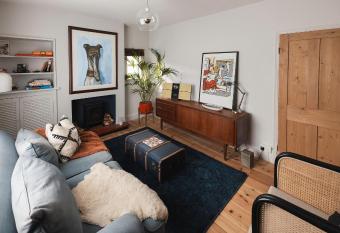 Bijou cottage in a super location    ! has Balcony rooms